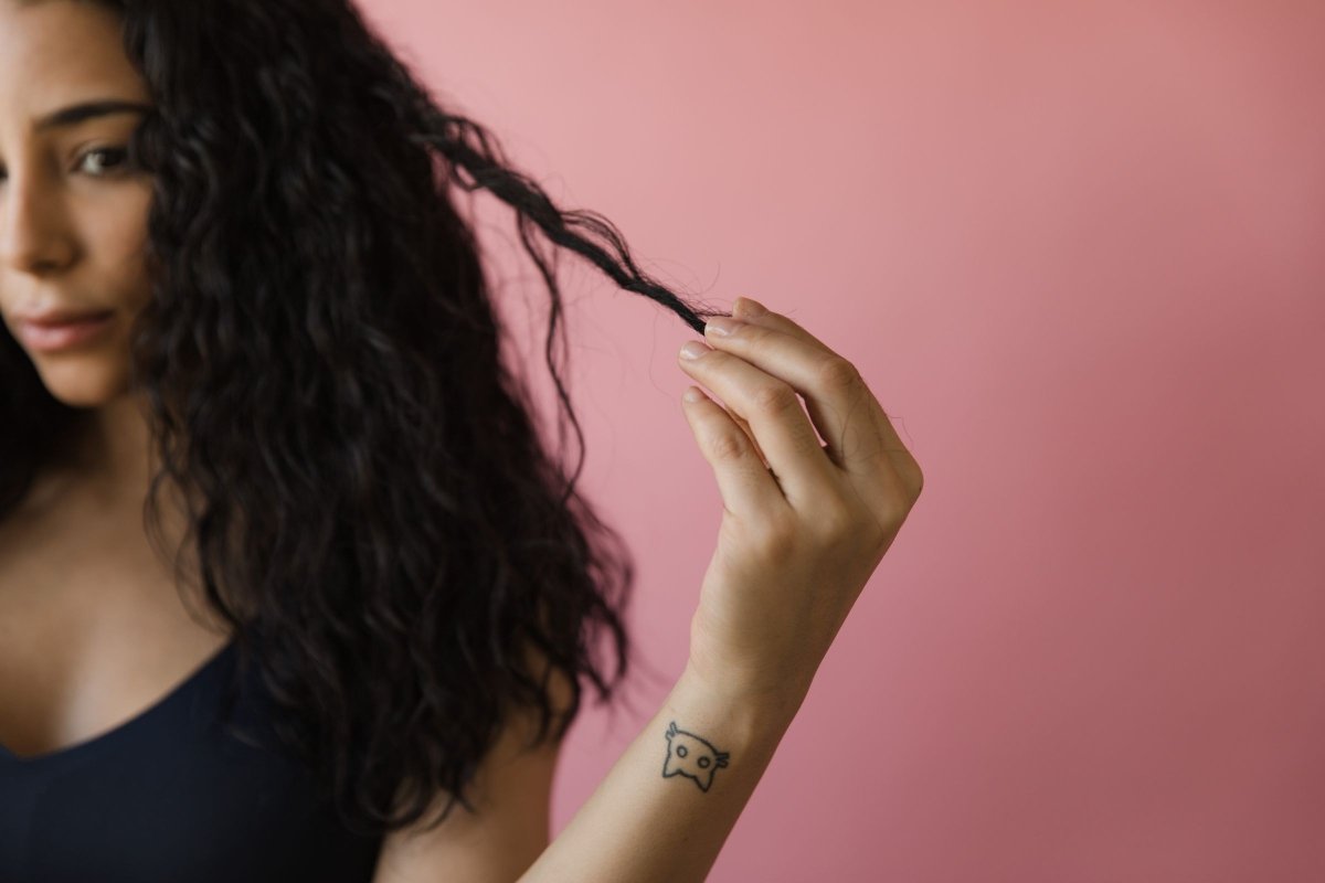 Mes cheveux ne poussent plus : 8 causes possibles - In Haircare