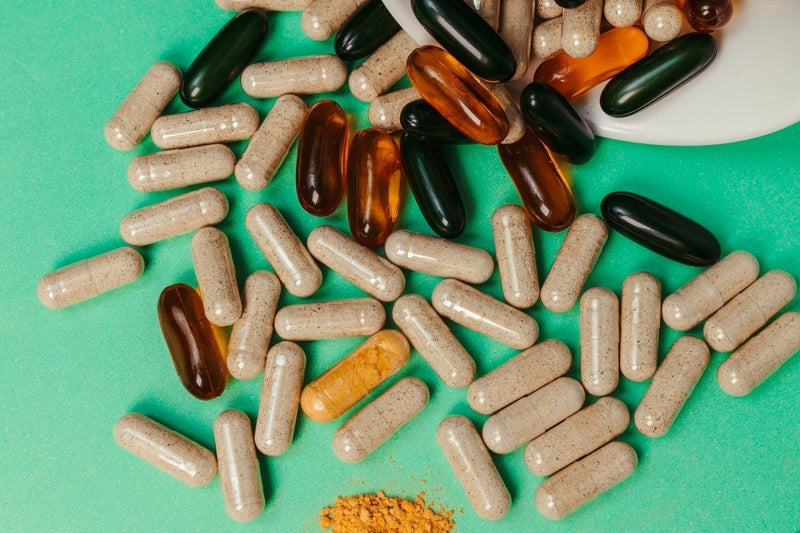 Prix complément alimentaire cheveux : combien par mois ?